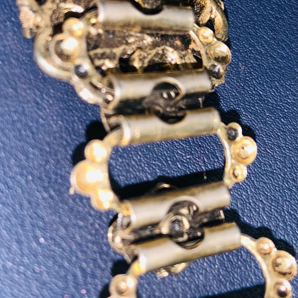 •Renaissance Revival Vintage Pastel Bracelet• - Picture 5 of 8